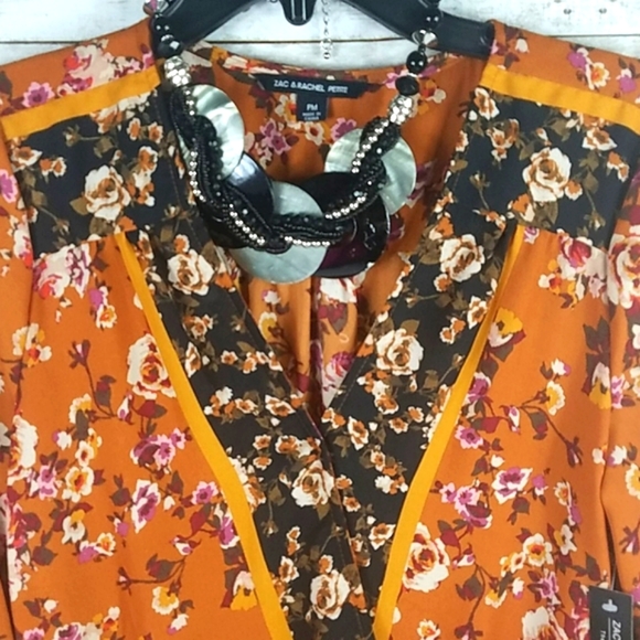 Zac & Rachel, Rust and black top, v-neck, petite - Picture 2 of 8